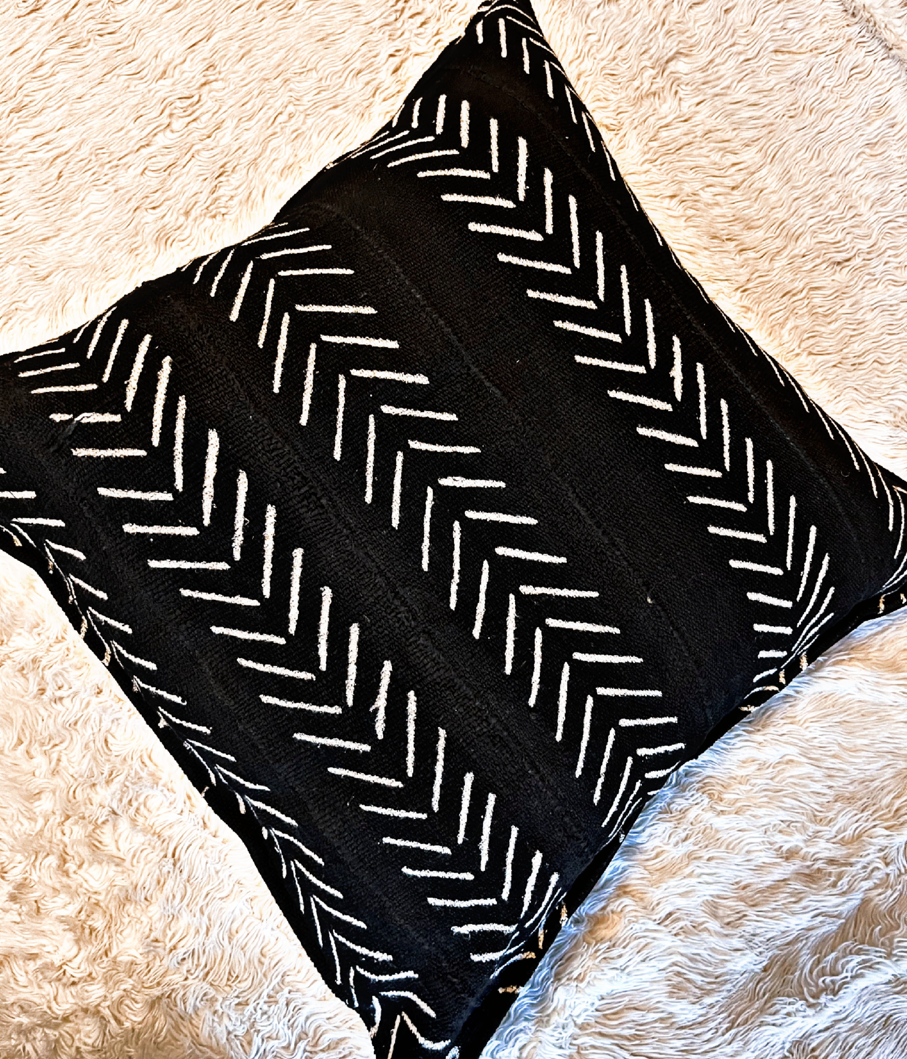Yorosso Black Mudcloth Cushion