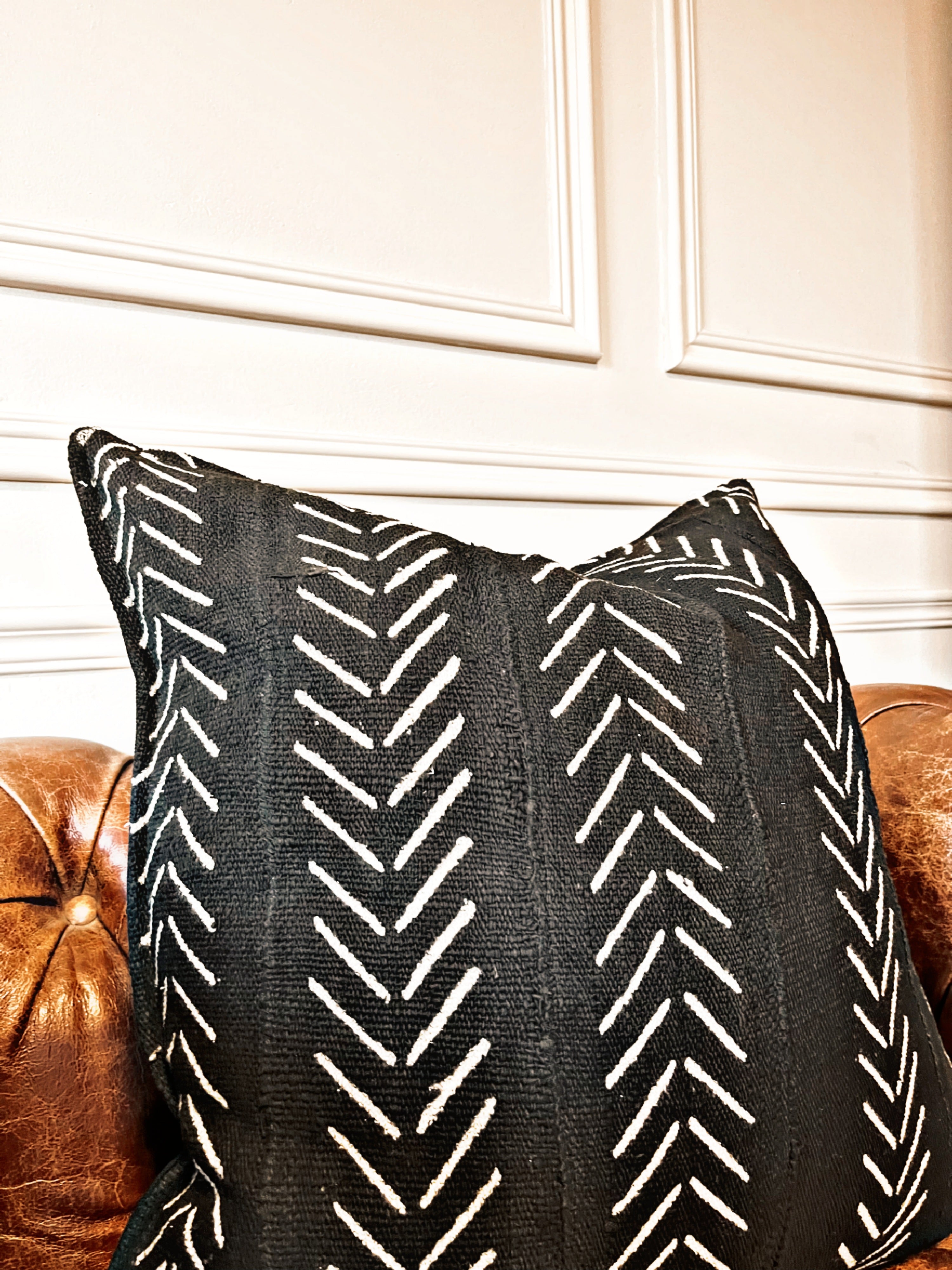 Yorosso Black Mudcloth Cushion