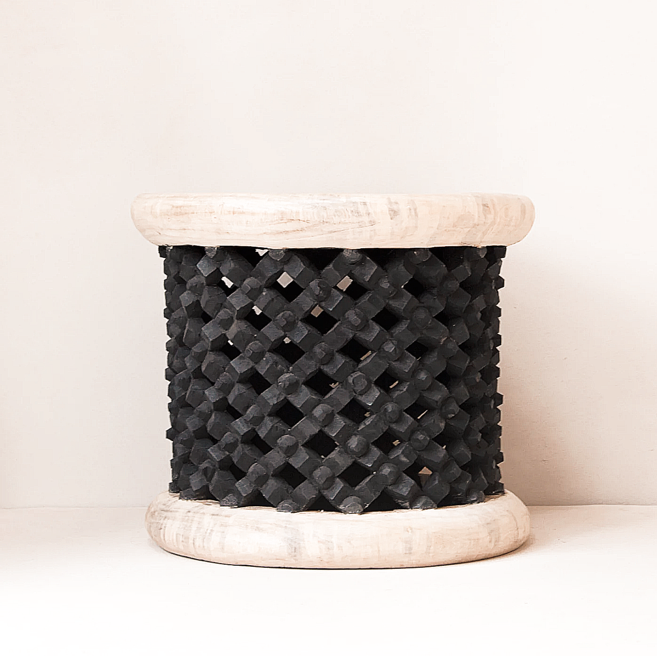 Natural Black Centre Bamineke Table