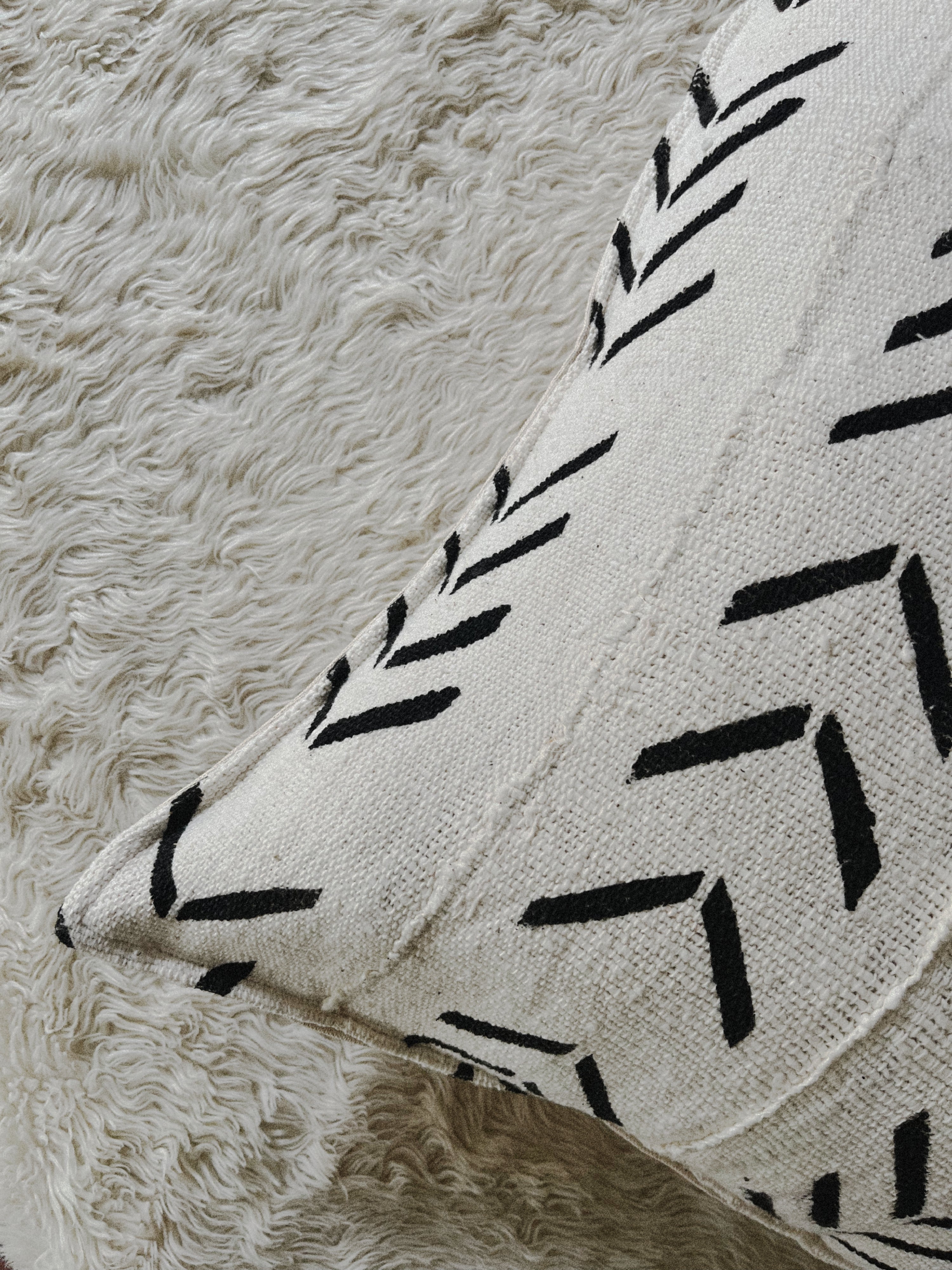 Yorosso Cream Mudcloth Cushion