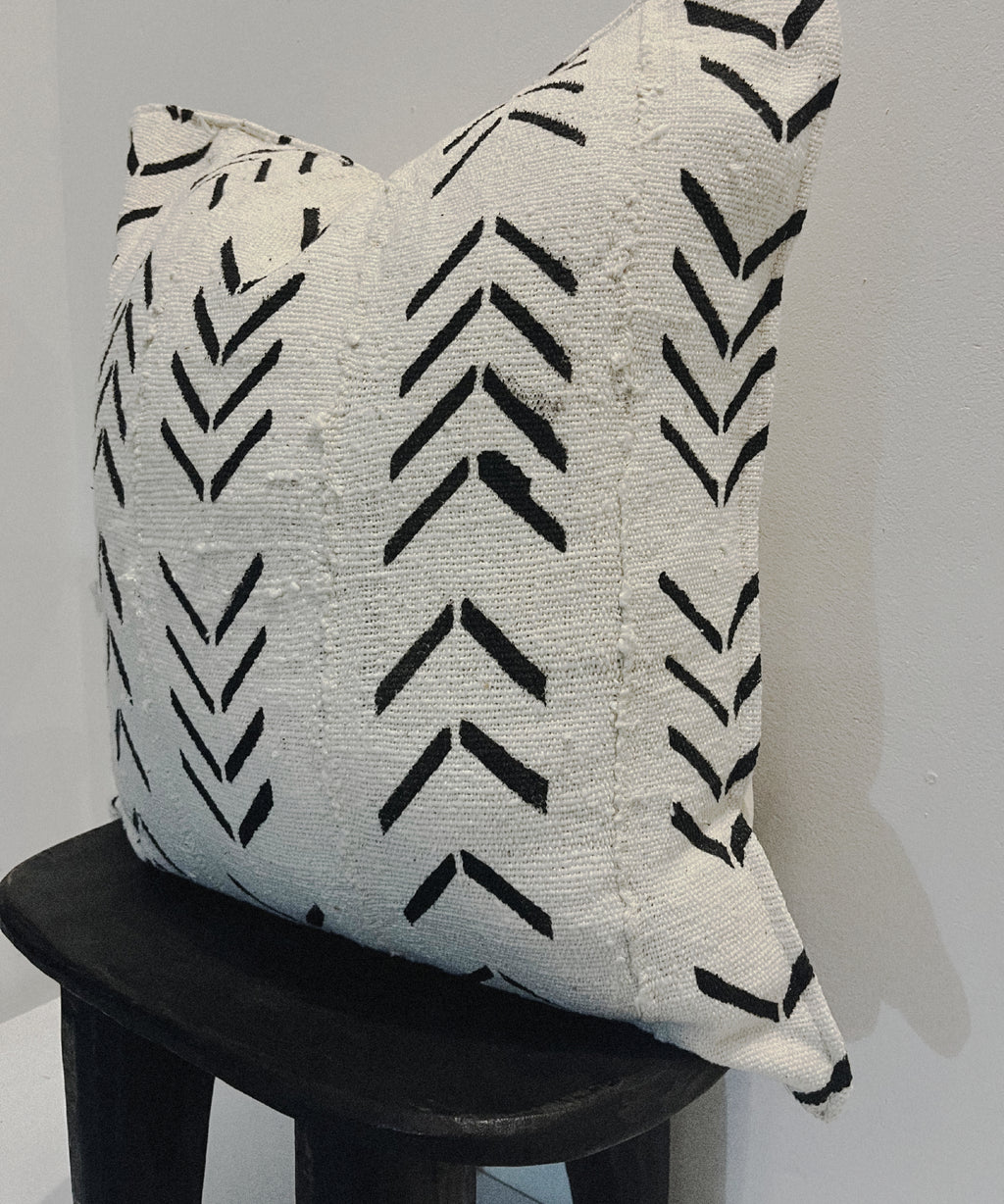 Yorosso Cream Mudcloth Cushion