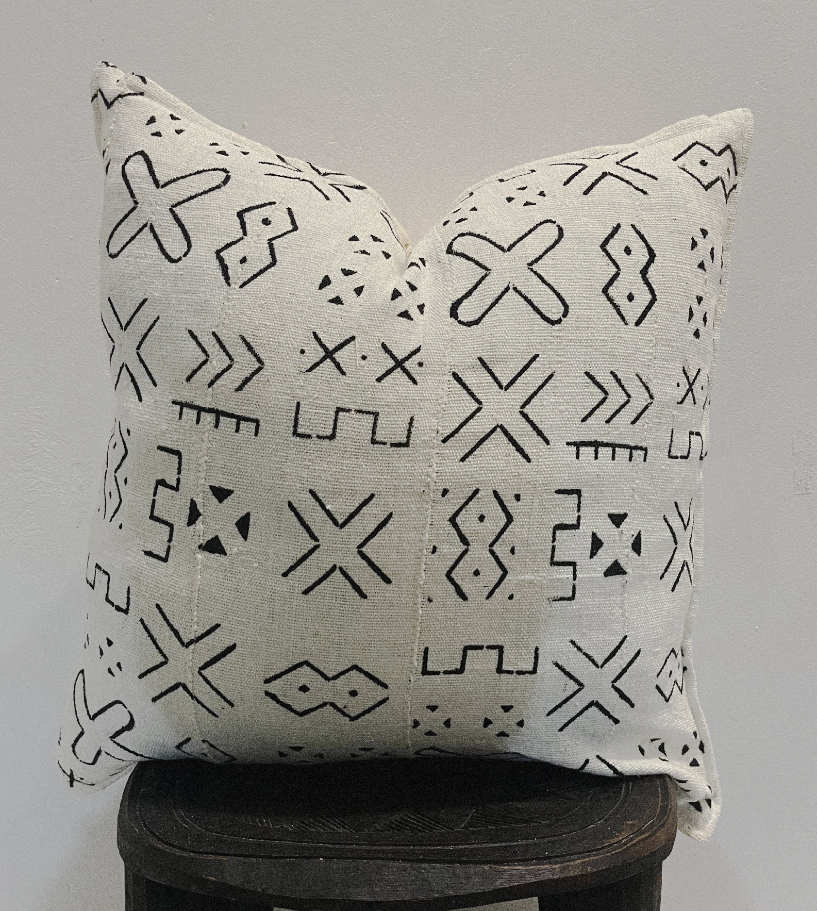 Koumantou Cream Mudcloth Cushion