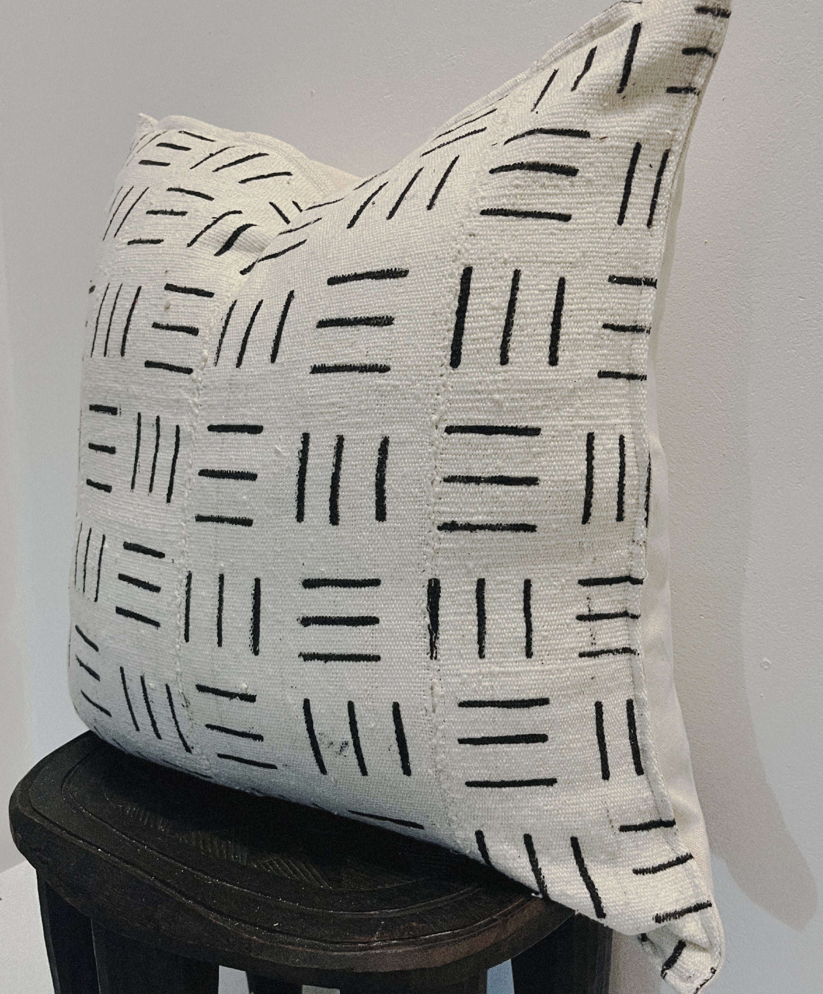 Ménaka Cream Mudcloth Cushion